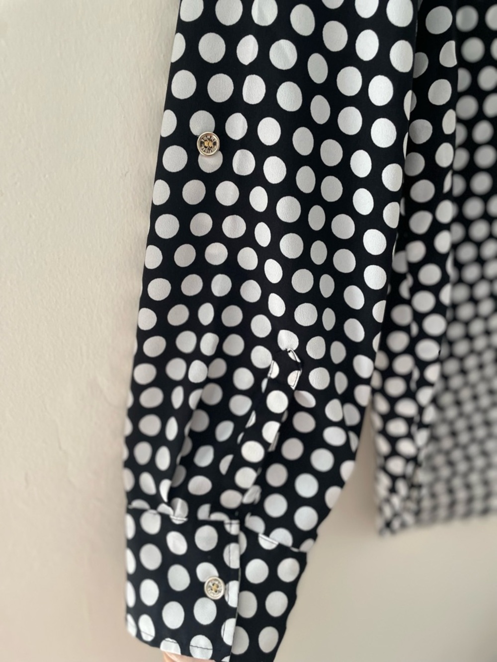 NWOT! Women’s Tommy Hilfiger Clip Black/White Polka Dot Button Down Blouse Large - Picture 6 of 15